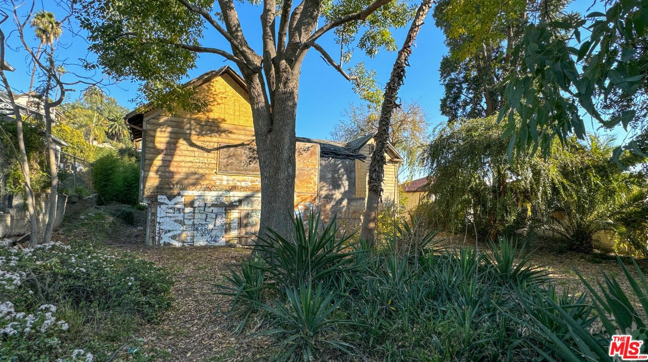 2621 Johnston St, Los Angeles CA  90031-2726 exterior