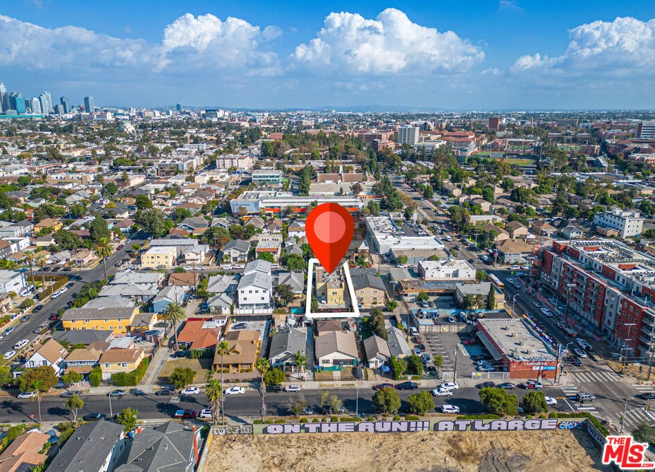 3105 Walton Ave, Los Angeles CA  90037-4206 exterior