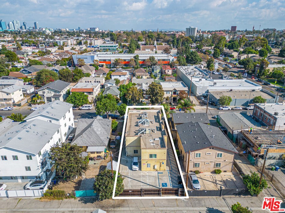 3105 Walton Ave, Los Angeles CA  90037-4206 exterior