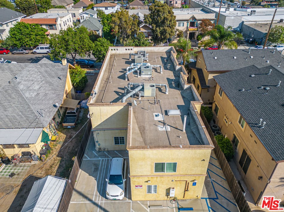 3105 Walton Ave, Los Angeles CA  90037-4206 exterior