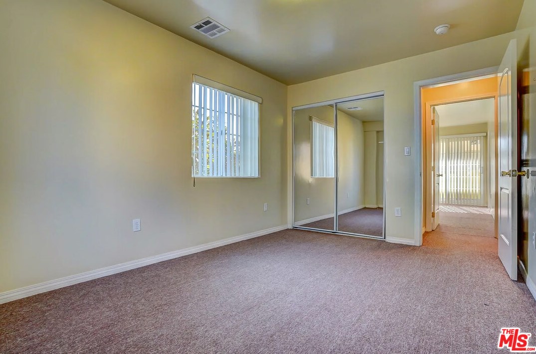 3105 Walton Ave, Los Angeles CA  90037-4206 exterior