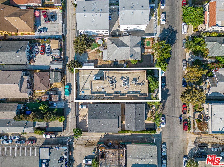 3105 Walton Ave, Los Angeles CA  90037-4206 exterior