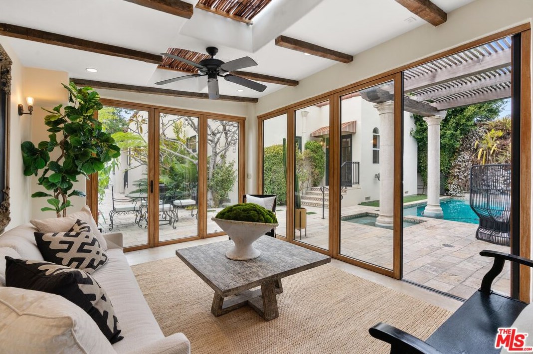 410 Harper Ave, Los Angeles CA  90048-2221 exterior