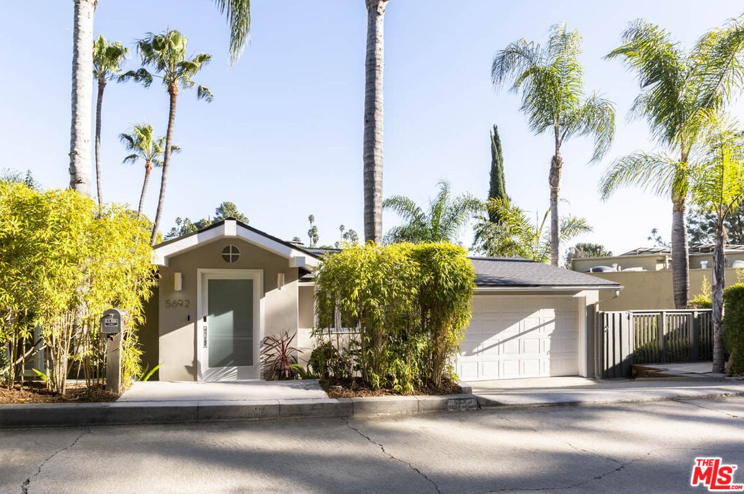 5692 Holly Oak Dr, Los Angeles, CA 90068-2522
