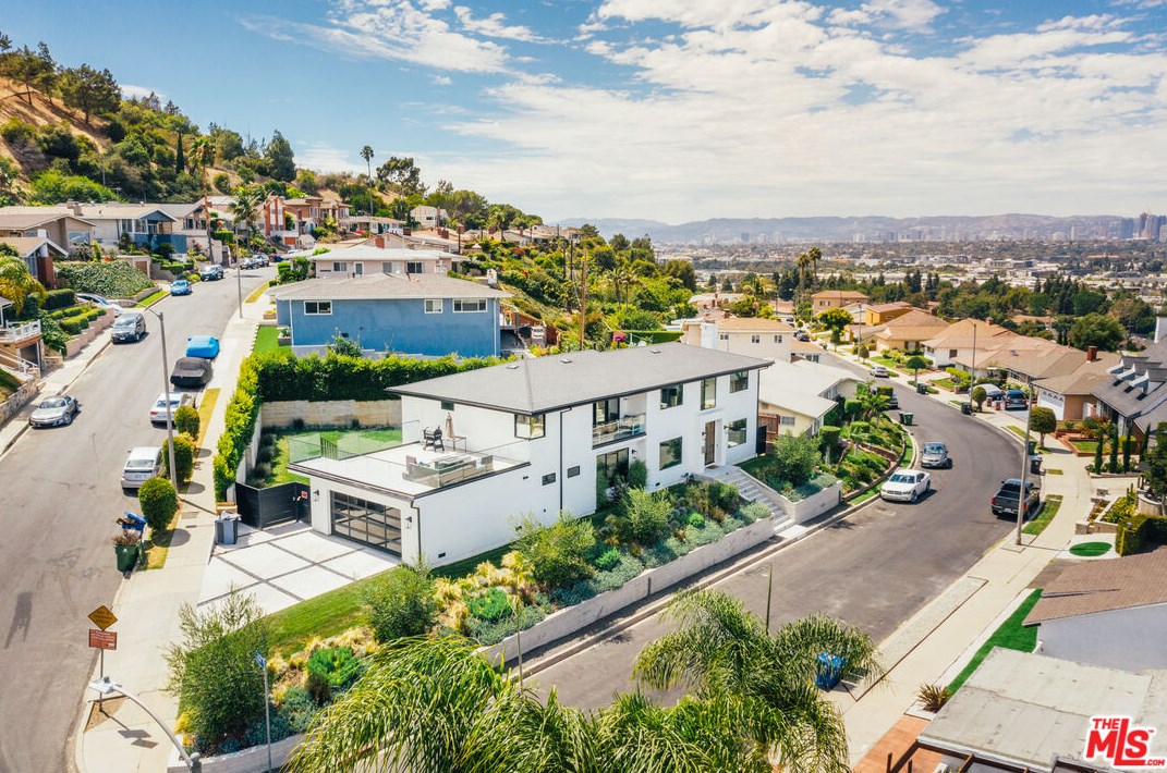 5608 Aladdin St, Los Angeles, CA 90008-1045