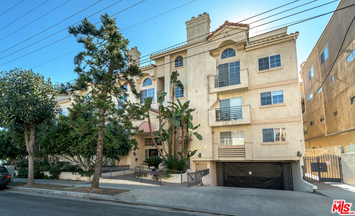 10604 Valley Spring Ln #305, North Hollywood, CA 91602