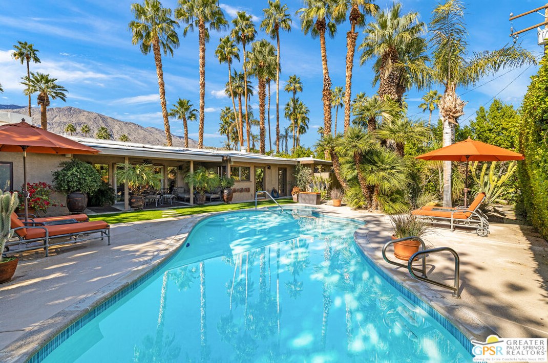 1240 Calle Rolph, Palm Springs, CA 92264-8514