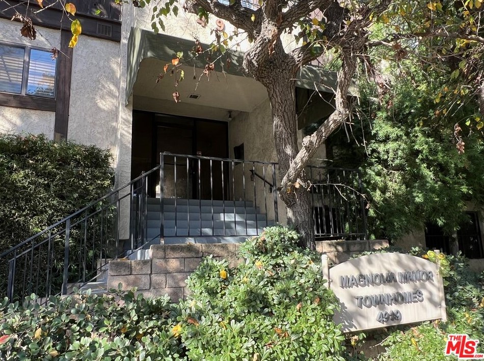 4919 Laurel Canyon Blvd #18, North Hollywood, CA 91607