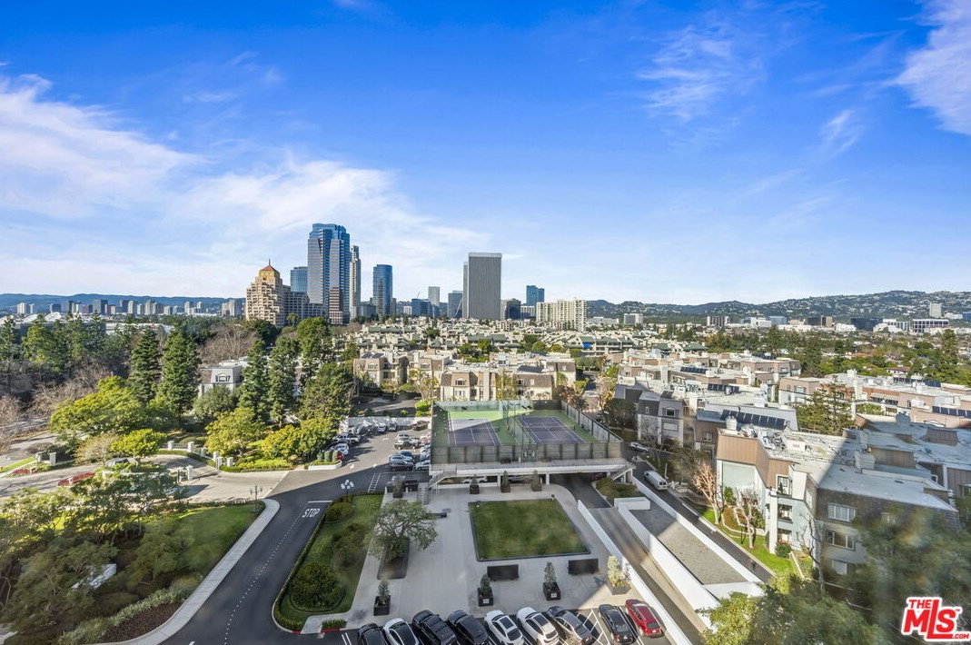 2222 Avenue Of The Stars, Los Angeles CA  90067-5655 exterior