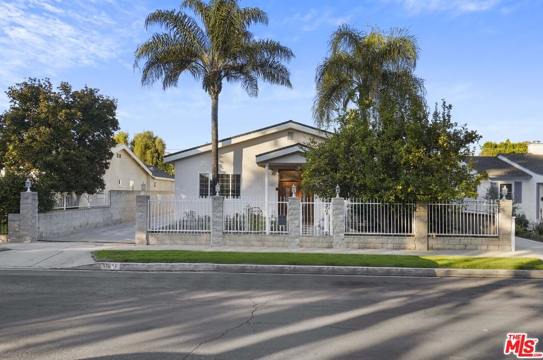 11647 Morrison St, North Hollywood, CA 91601