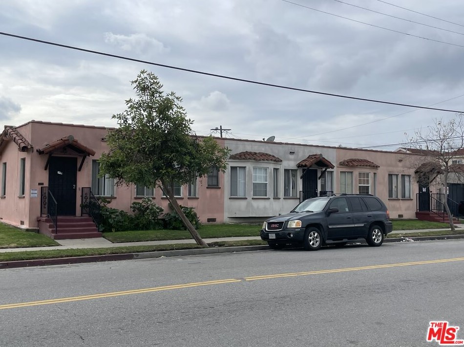 2150 62nd St, Los Angeles CA  90047-1341 exterior