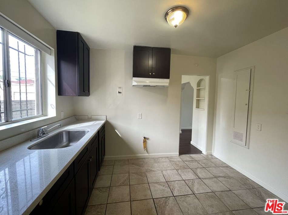 2150 62nd St, Los Angeles CA  90047-1341 exterior