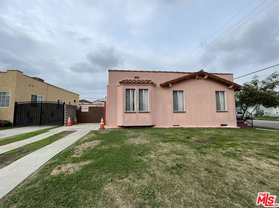 2150 62nd St, Los Angeles CA  90047-1341 exterior