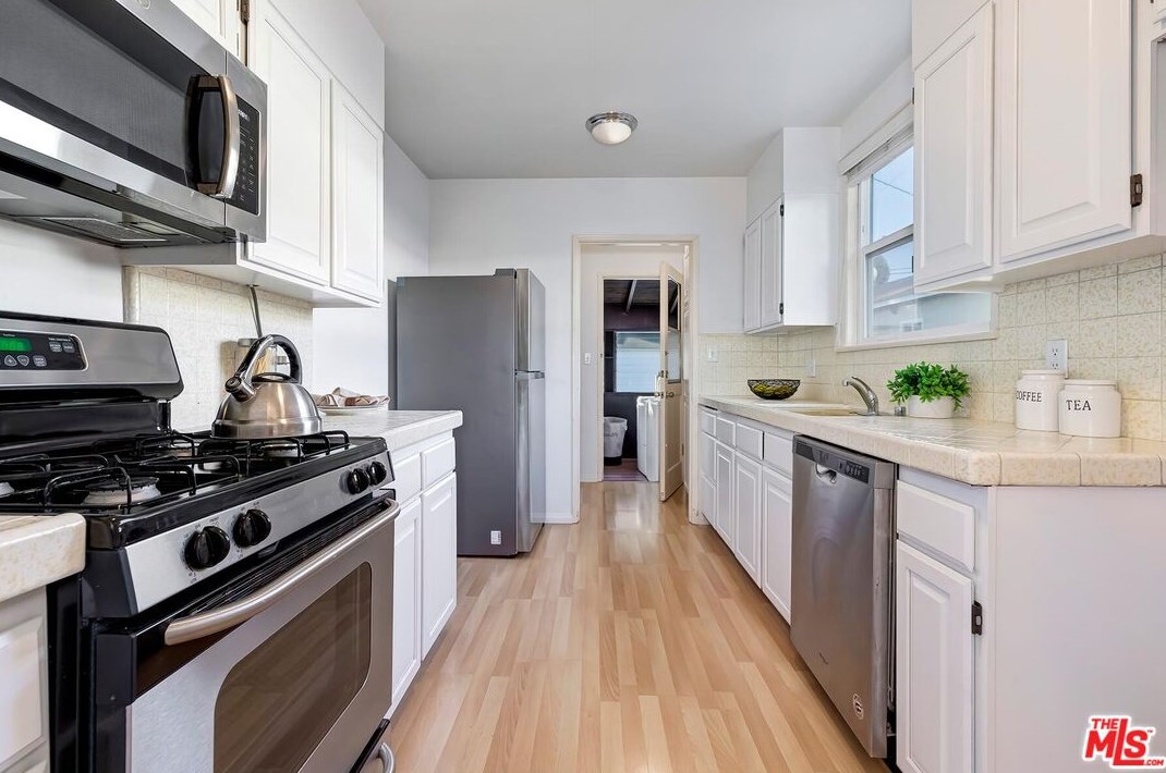 11455 Segrell Way, Los Angeles CA  90230-5357 exterior