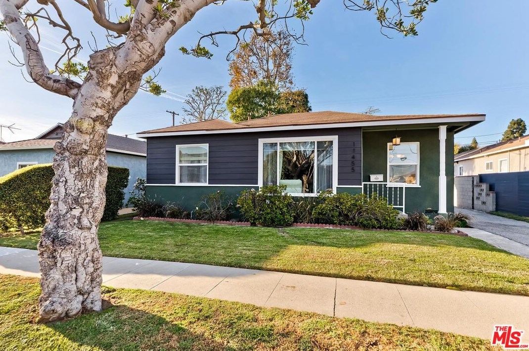 11455 Segrell Way, Los Angeles CA  90230-5357 exterior