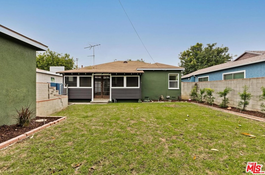 11455 Segrell Way, Los Angeles CA  90230-5357 exterior