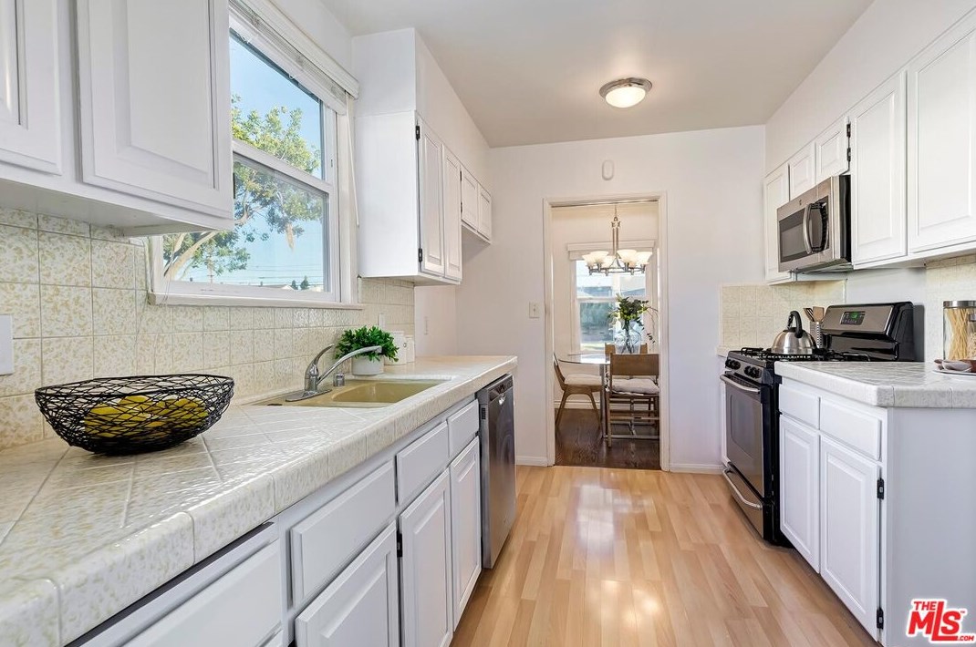 11455 Segrell Way, Los Angeles CA  90230-5357 exterior