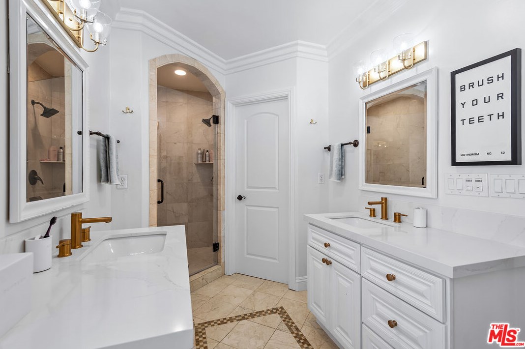13139 Dewey St, Los Angeles CA  90066-1715 exterior