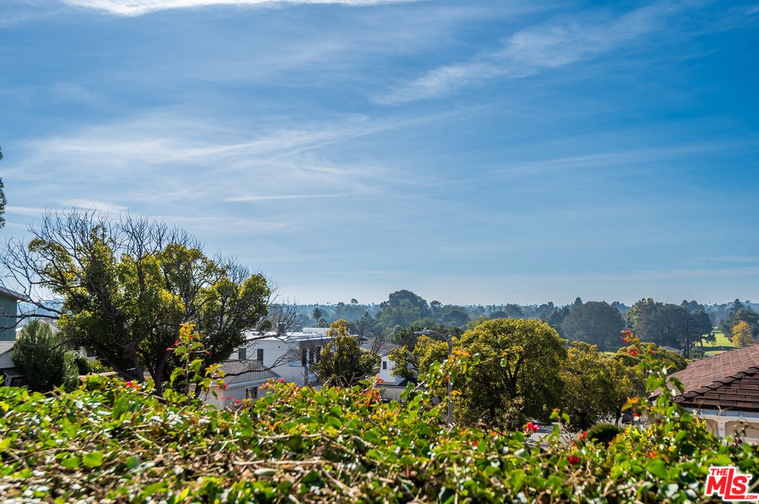 13139 Dewey St, Los Angeles CA  90066-1715 exterior