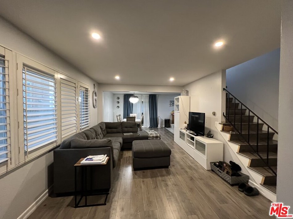 970 Sagebank St, Long Beach, CA 90746-1663