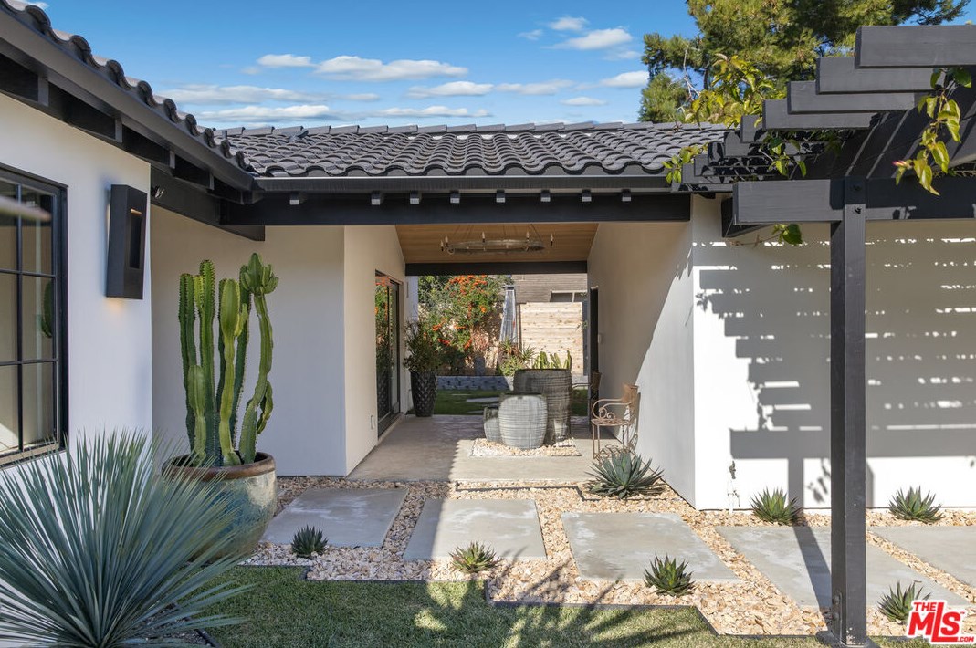 30511 Paseo Del Valle, Laguna Beach CA  92677-2314 exterior