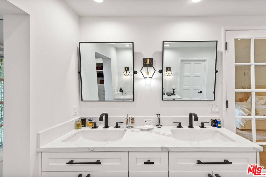 3668 Twin Lake Rdg, Thousand Oaks CA  91361-3927 exterior