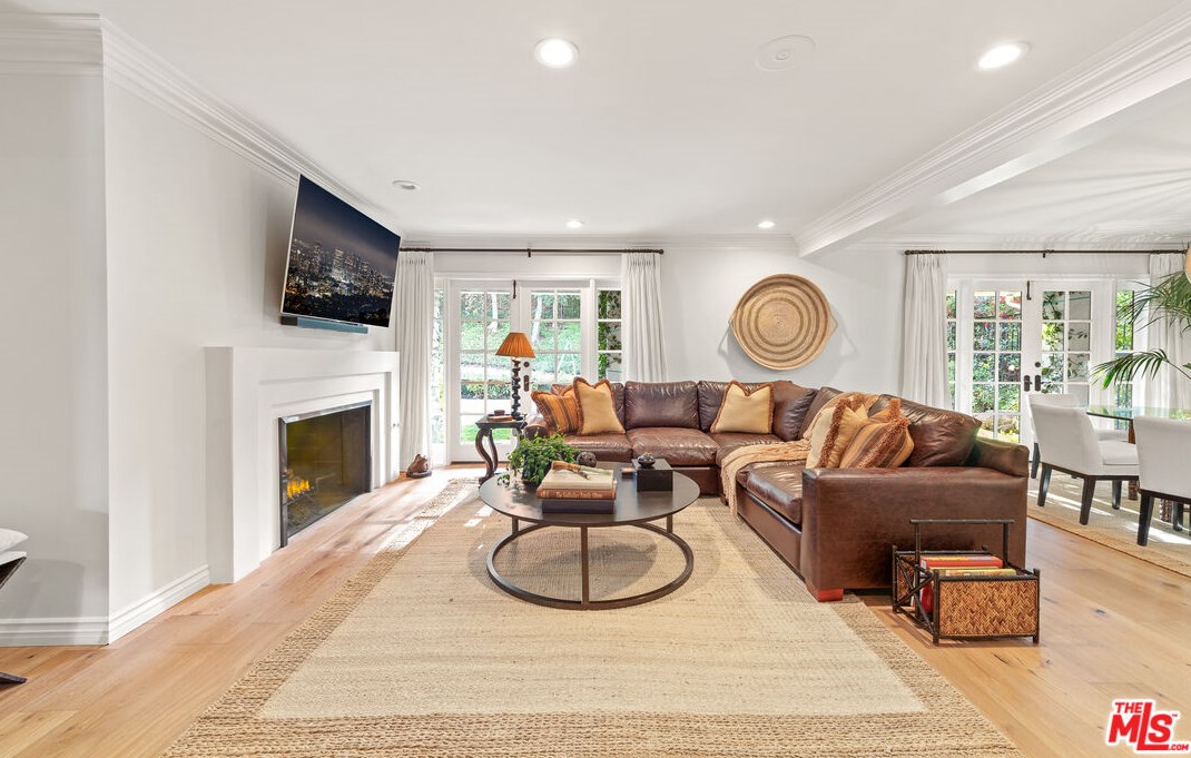 3668 Twin Lake Rdg, Thousand Oaks CA  91361-3927 exterior