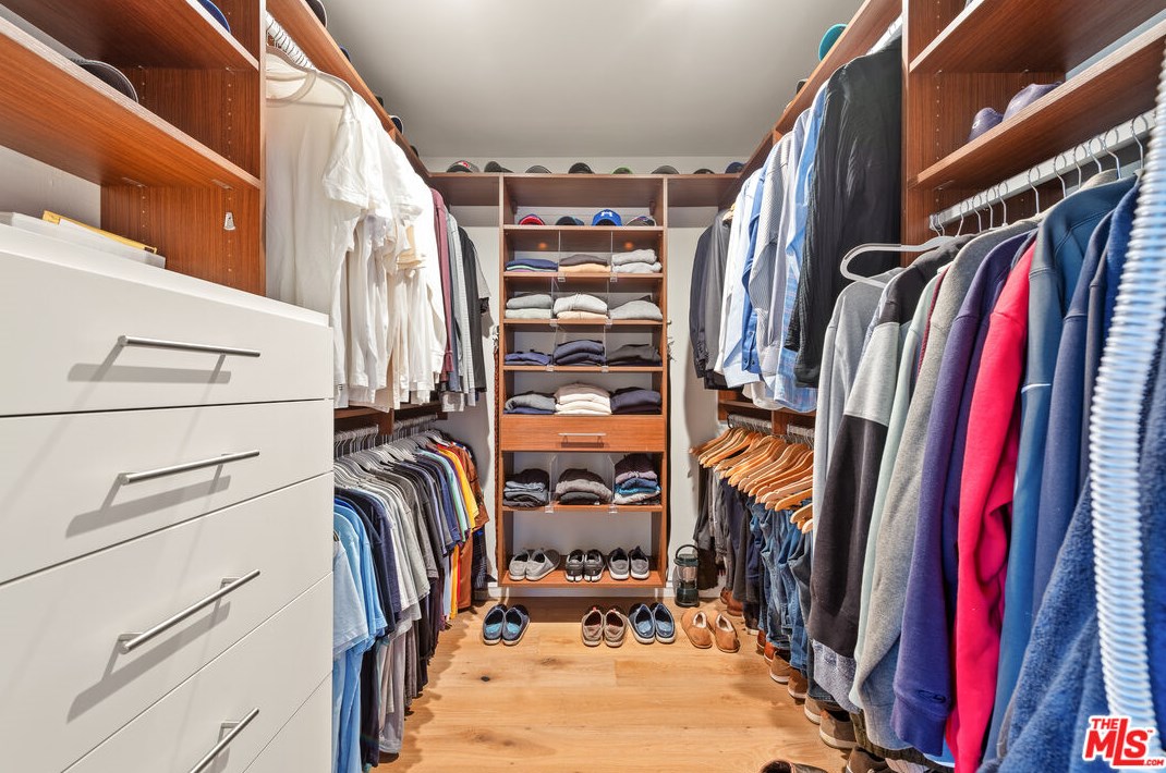 3668 Twin Lake Rdg, Thousand Oaks CA  91361-3927 exterior