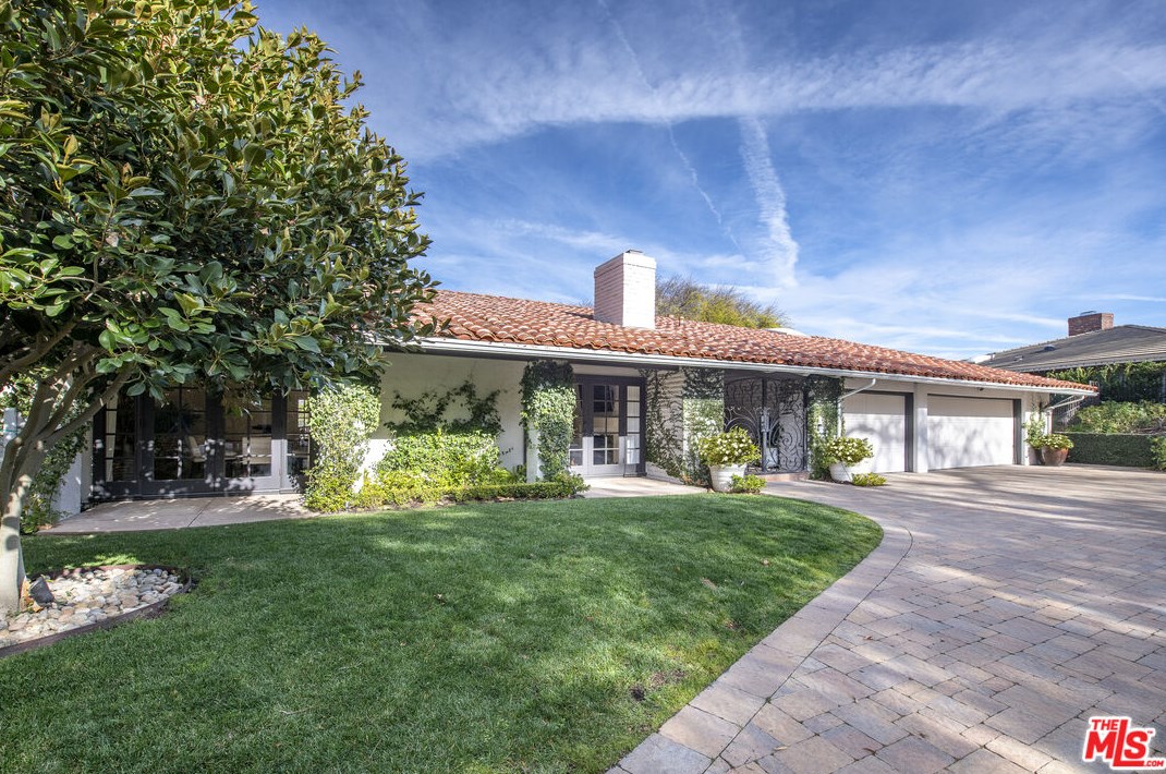 3668 Twin Lake Rdg, Thousand Oaks CA  91361-3927 exterior