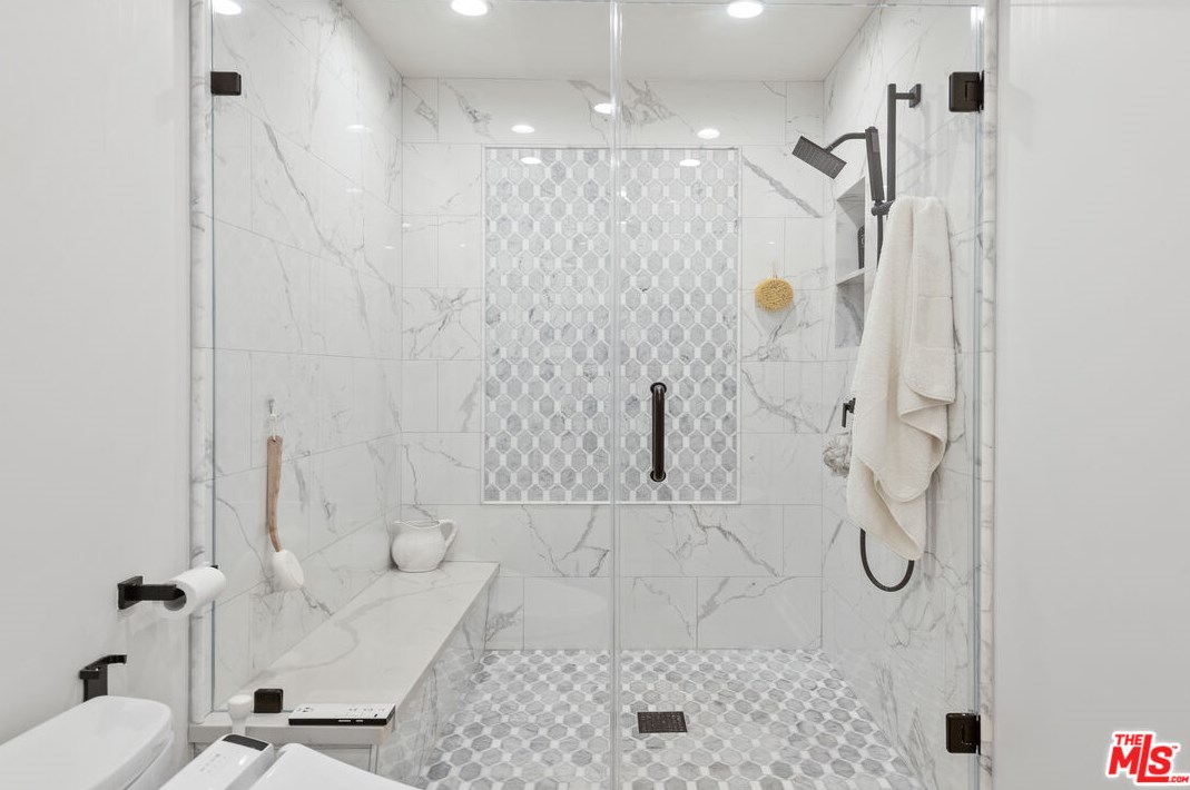 3668 Twin Lake Rdg, Thousand Oaks CA  91361-3927 exterior