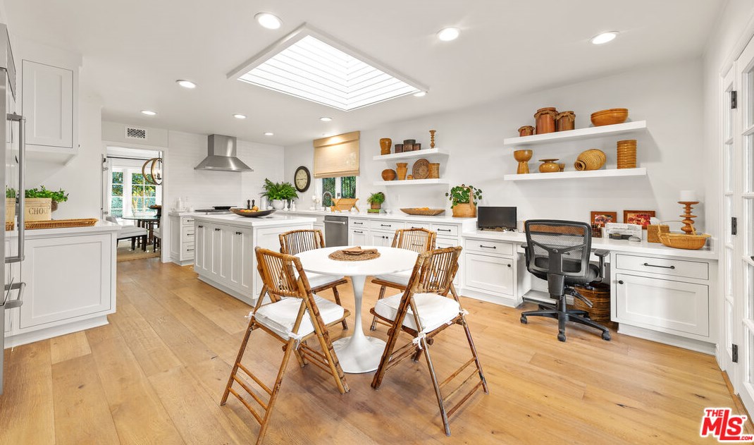 3668 Twin Lake Rdg, Thousand Oaks CA  91361-3927 exterior