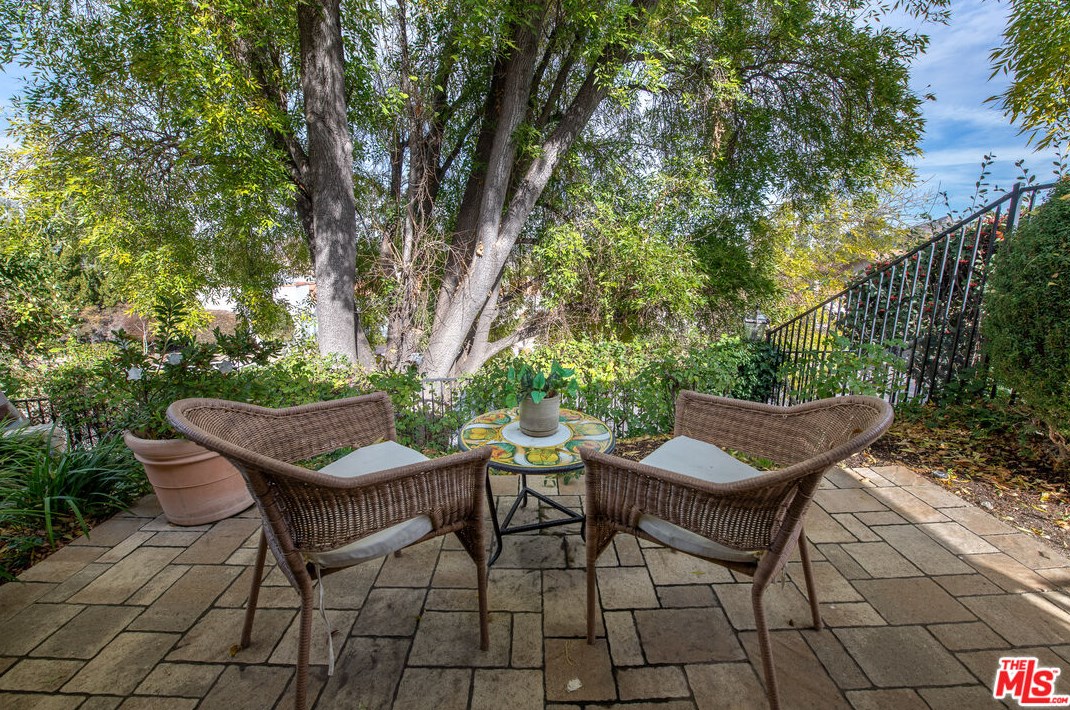 3668 Twin Lake Rdg, Thousand Oaks CA  91361-3927 exterior