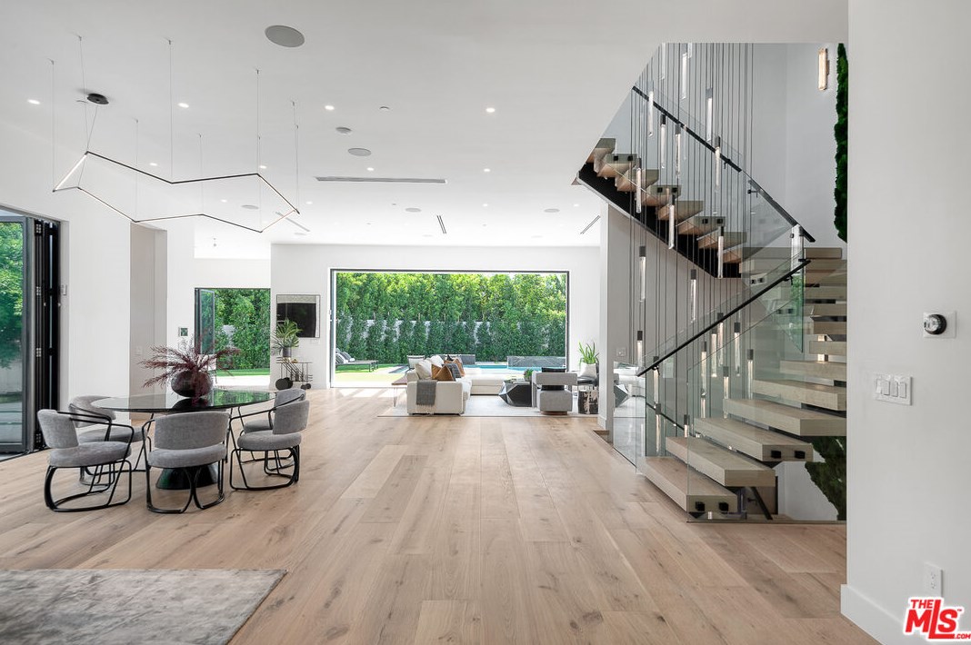 6312 Mirror Lake Dr, Los Angeles CA  90068-1636 exterior