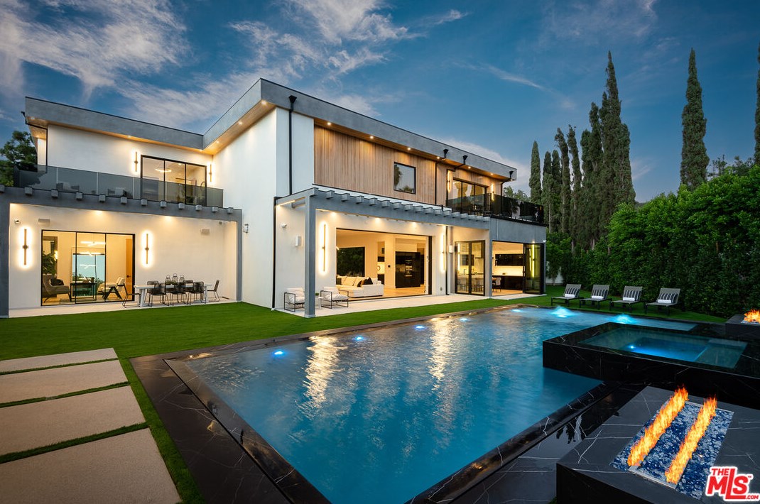 6312 Mirror Lake Dr, Los Angeles CA  90068-1636 exterior