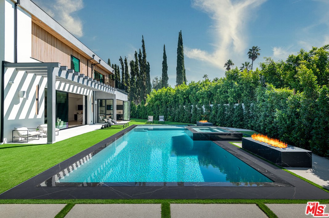 6312 Mirror Lake Dr, Los Angeles CA  90068-1636 exterior