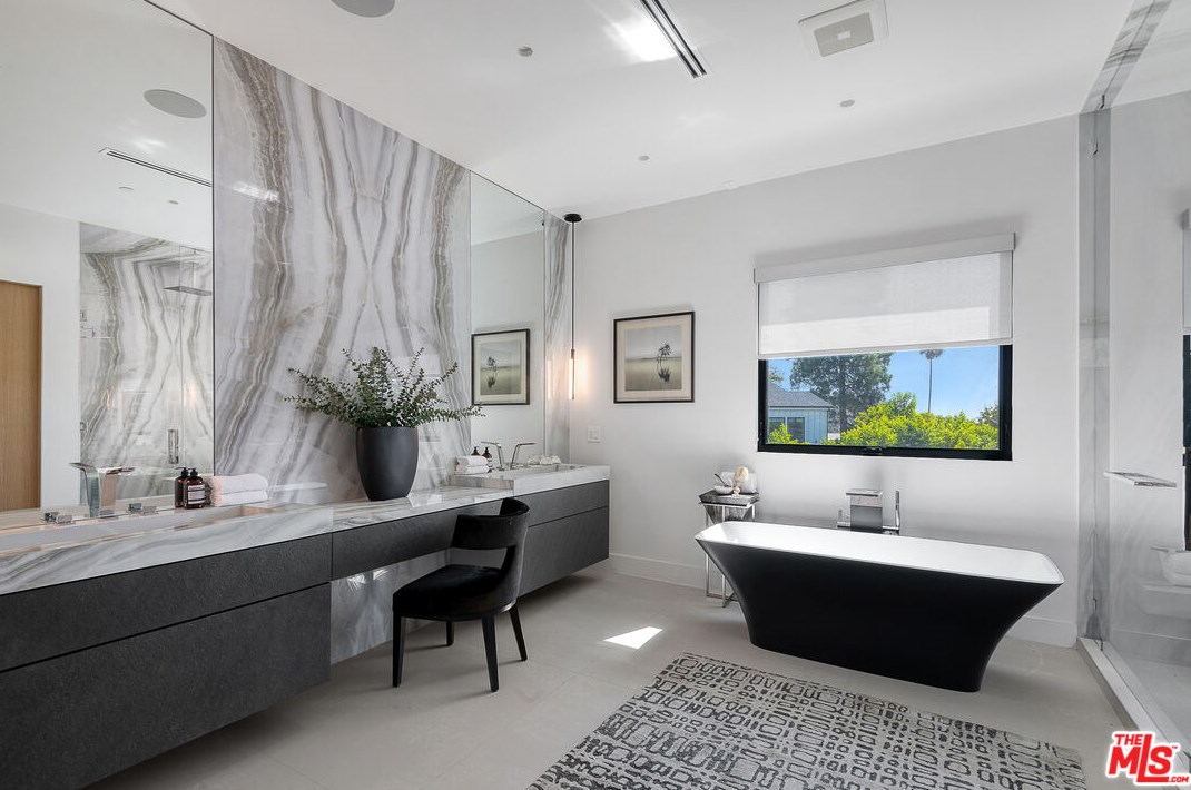 6312 Mirror Lake Dr, Los Angeles CA  90068-1636 exterior