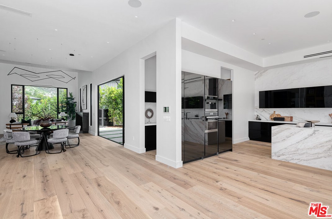 6312 Mirror Lake Dr, Los Angeles CA  90068-1636 exterior