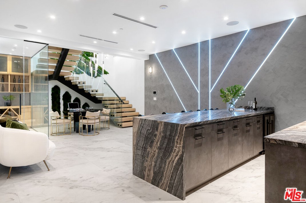 6312 Mirror Lake Dr, Los Angeles CA  90068-1636 exterior