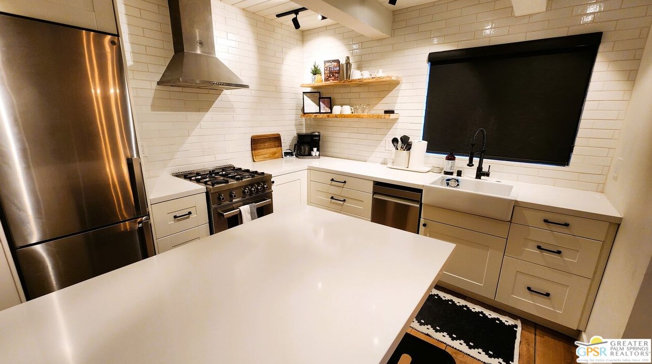 1125 Big Bear Blvd, Big Bear City CA  92314-9277 exterior