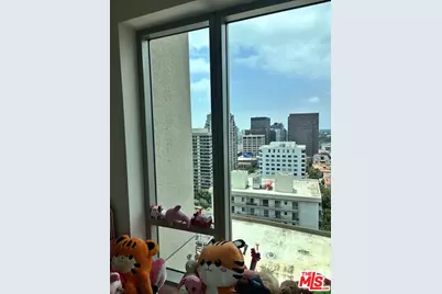 10727 Wilshire Blvd #2002, Los Angeles, CA 90024 - Photo 20