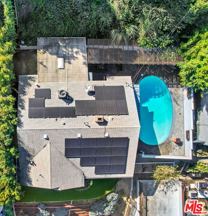 5220 Sanchez Dr, Los Angeles CA  90008-1117 exterior