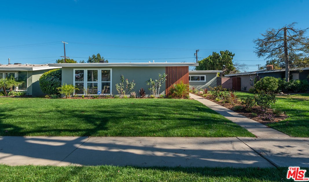 7658 Lindley Ave, Los Angeles CA  91335-2146 exterior