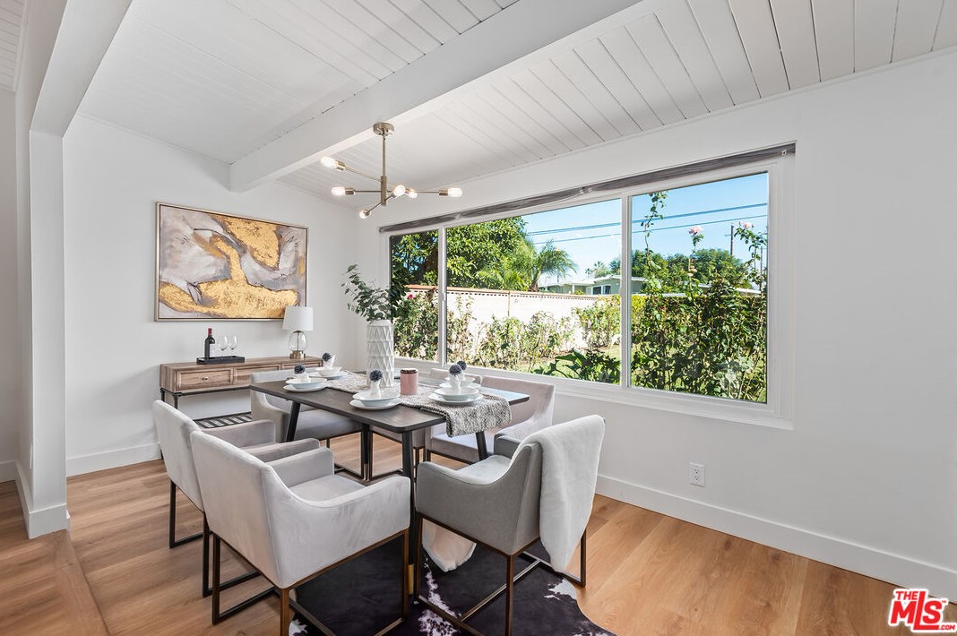 7658 Lindley Ave, Los Angeles CA  91335-2146 exterior