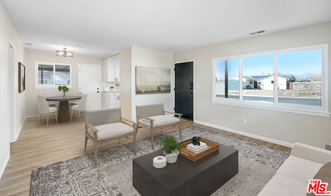 16221 La Joya Ct, Victorville CA  92395-3621 exterior