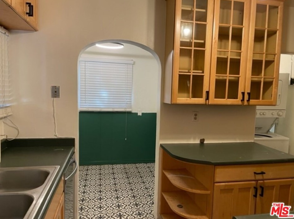 6078 Pickford St, Los Angeles CA  90035-4541 exterior