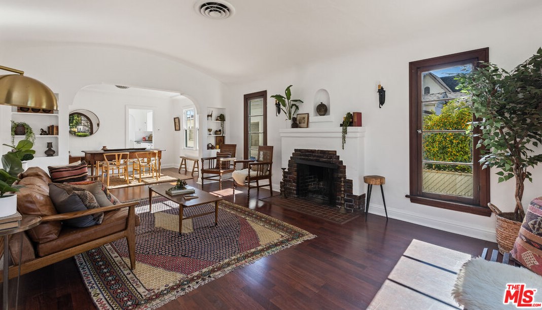 822 Winchester Ave, Alhambra, CA 91803-1136