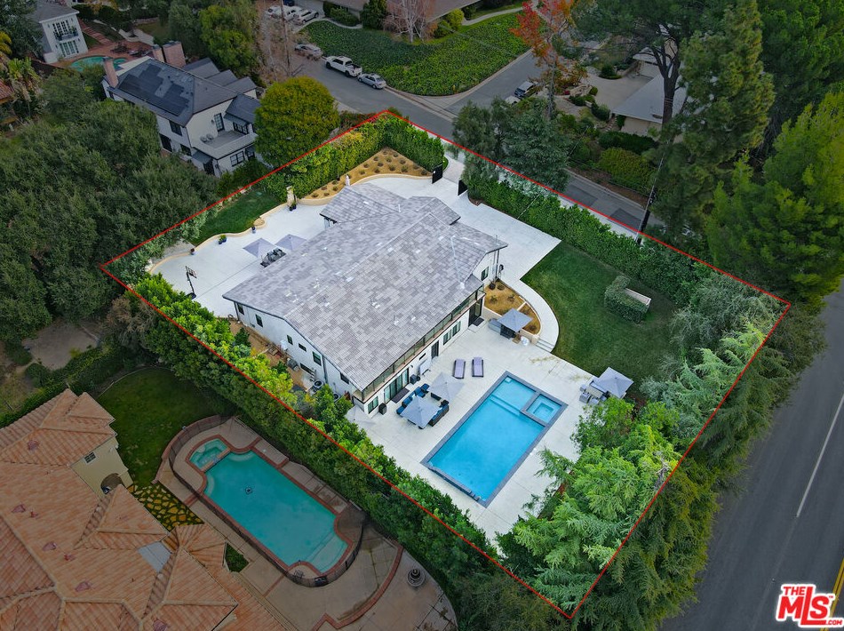 5209 Harter Ln, La Canada, CA 91011