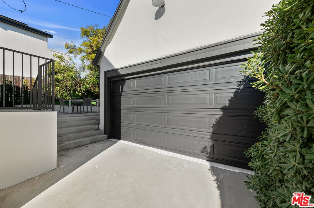 2112 Linnington Ave, Los Angeles CA  90025-5904 exterior