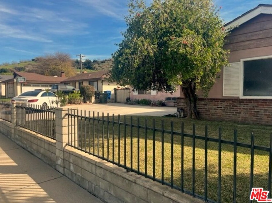 142 Ronwood St, Glendora, CA 91740-4814