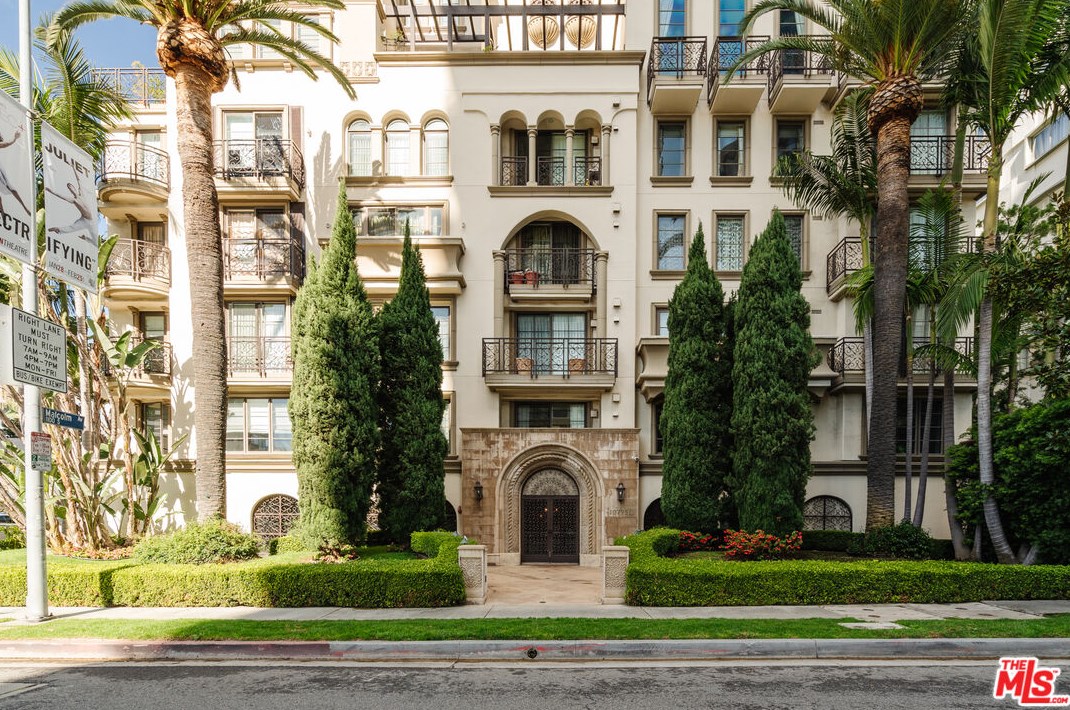 10795 Wilshire Blvd, Los Angeles CA  90024-0046 exterior